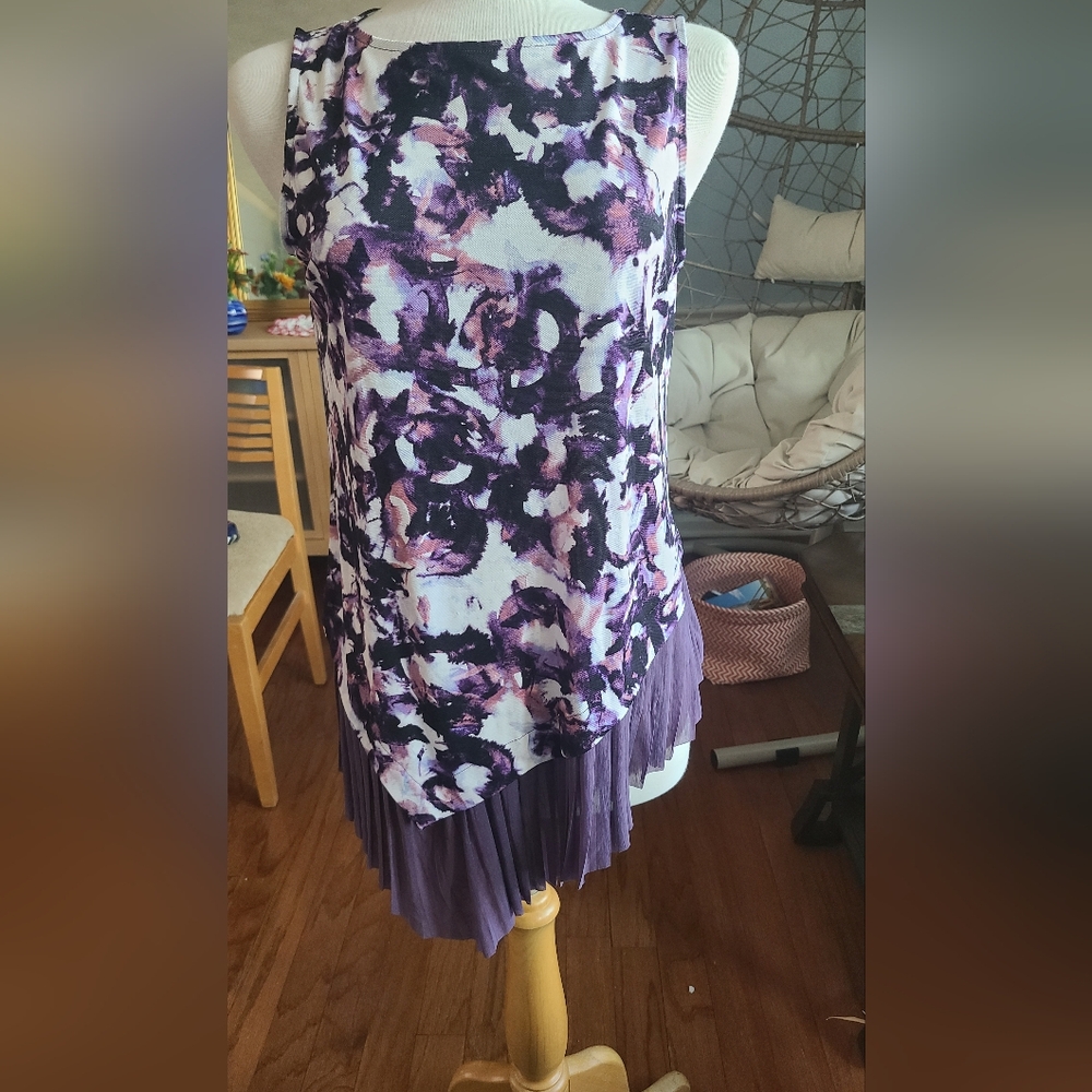 Simply Vera Wang top